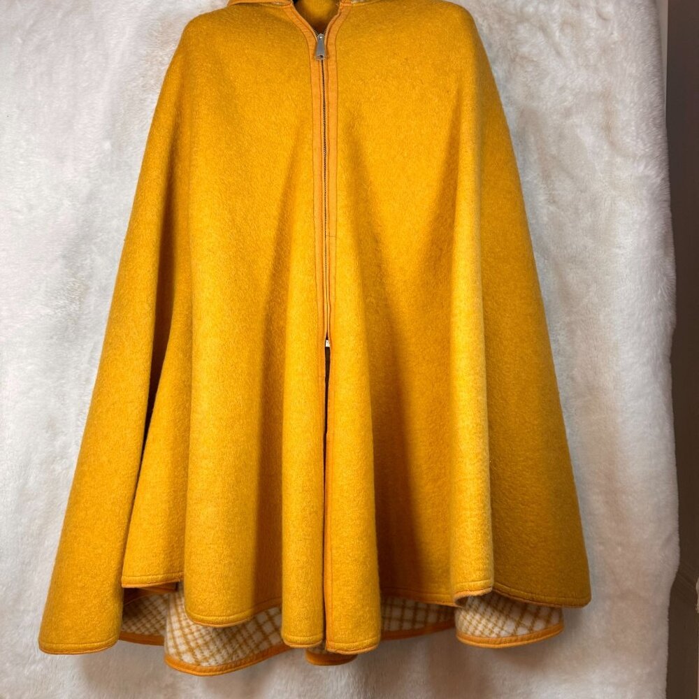 A0040 Vintage 60s 100% Wool Reversible Poncho Cape Plaid Yellow Zip Up One Size